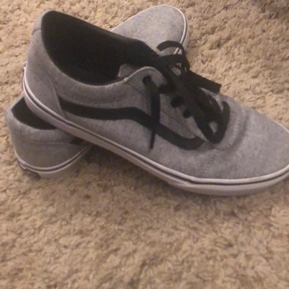 black vans grey stripe